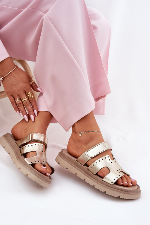 Dámske papučeZapnutéturalnej Skóry s platformou Zazoo 40440 zlatej farby Dámske papučeZapnutéturalnej Skóry s platformou Zazoo 40440 zlatej farby