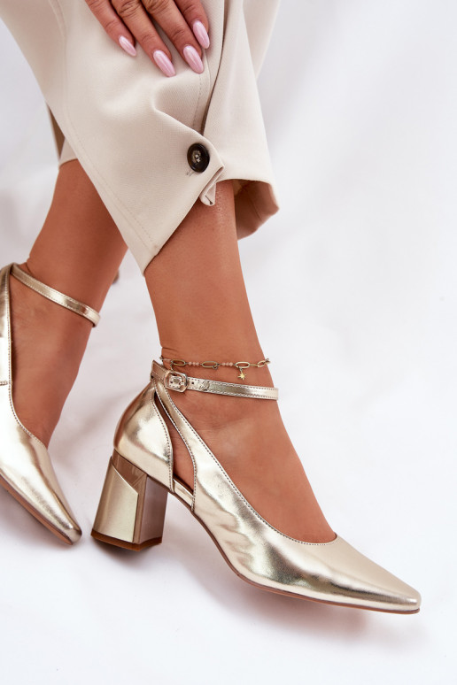 Kožené Topánky s podpätkami Máciejka K6816-25 zlatej farby Kožené Topánky s podpätkami Máciejka K6816-25 zlatej farby