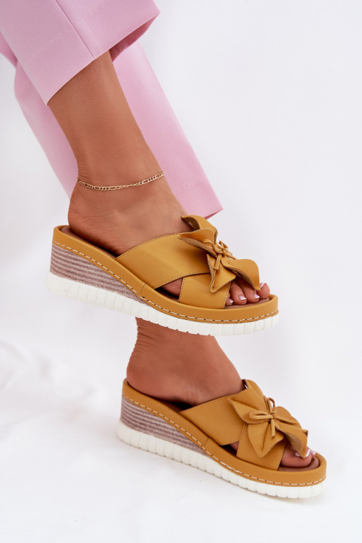 Kožené papuče Dámske Zapnuté INedge S Ornatem Kvet Artiker 52C0504 žltá