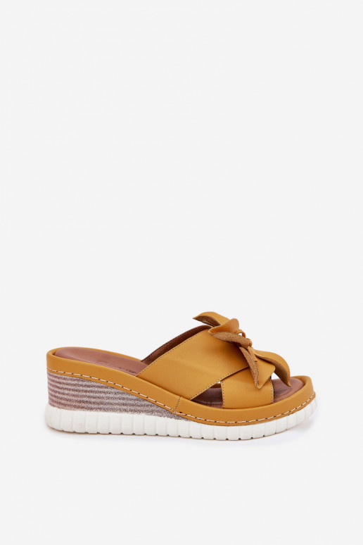 Kožené papuče Dámske Zapnuté INedge S Ornatem Kvet Artiker 52C0504 žltá