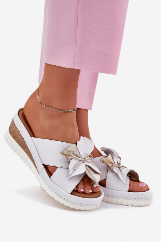 Kožené papuče Dámske Zapnuté INedge S Ornatem Kvet Artiker 52C0537 biela farba