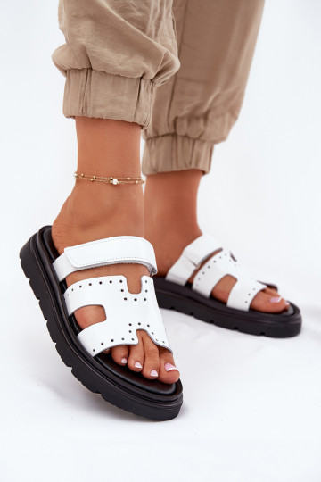 s lakovým efektom Dámske papučeZapnutéturalnej Skóry s platformou Zazoo 40440 biela farba