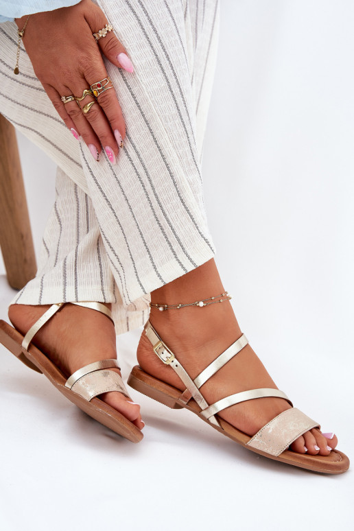 Dámske sandále Dámske so širokými podpätkami Máciejka 06966-25 zlatej farby Dámske sandále Dámske so širokými podpätkami Máciejka 06966-25 zlatej farby