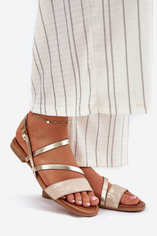 Dámske sandále Dámske so širokými podpätkami Máciejka 06966-25 zlatej farby Dámske sandále Dámske so širokými podpätkami Máciejka 06966-25 zlatej farby