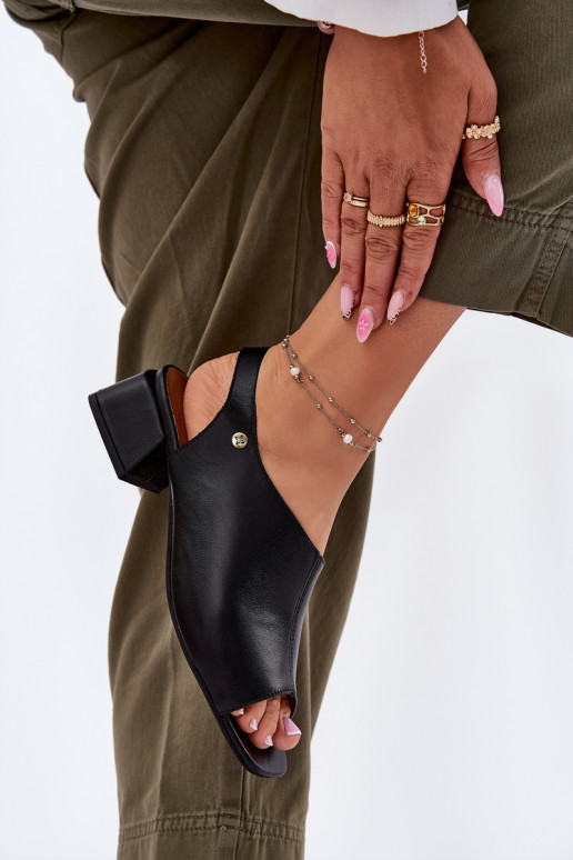 Dámske sandále Dámske Zapnuté Klocku Máciejka 06975-01 čierna Dámske sandále Dámske Zapnuté Klocku Máciejka 06975-01 čierna