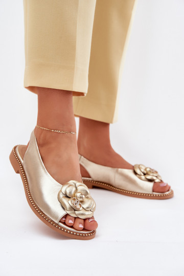 Kožené Ploché sandále s ozdobami CheBello 4642 zlatej farby