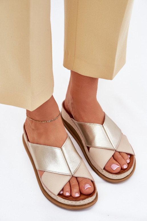 Kožené papuče Dámske s platformou Máciejka L4986-37 béžová-zlatej farby Kožené papuče Dámske s platformou Máciejka L4986-37 béžová-zlatej farby