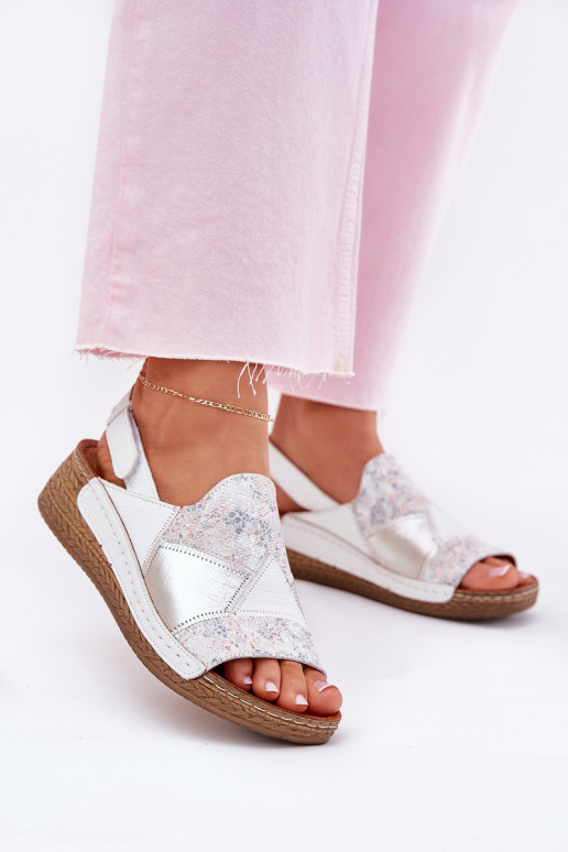 Dámske sandále Dámske Zapnuté INedge S vrkočom Máciejka L7067-11 biela farba Dámske sandále Dámske Zapnuté INedge S vrkočom Máciejka L7067-11 biela farba