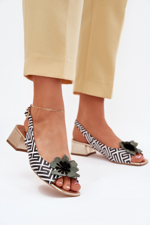 Dámske sandále Dámske Zapnuté Klocku S Ornatem Kvet Laura Messi 2973 biely-čierna Dámske sandále Dámske Zapnuté Klocku S Ornatem Kvet Laura Messi 2973 biely-čierna