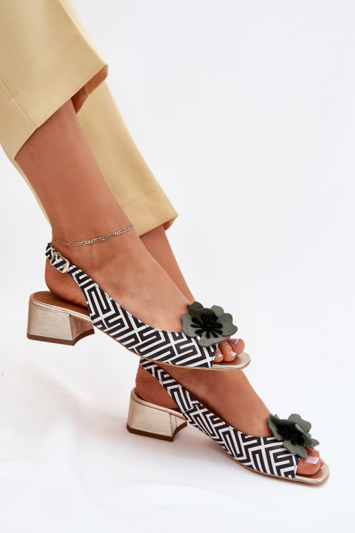 Dámske sandále Dámske Zapnuté Klocku S Ornatem Kvet Laura Messi 2973 biely-čierna Dámske sandále Dámske Zapnuté Klocku S Ornatem Kvet Laura Messi 2973 biely-čierna