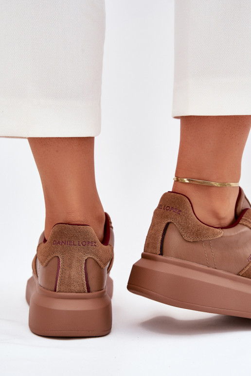 Kožené Dámske Tenisky model obuvi s platformou Daniel Lopez Just Dare SS2D4005 Hnedá farba Kožené Dámske Tenisky model obuvi s platformou Daniel Lopez Just Dare SS2D4005 Hnedá farba