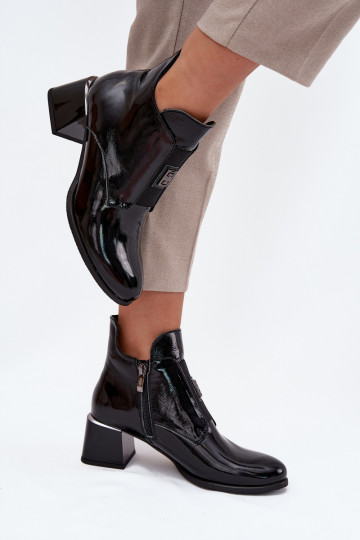 Kožené s lakovým efektom Čižmy Zapnuté Klocku S Ornatem Detalem zahriať sa Zazoo 60560 čierna