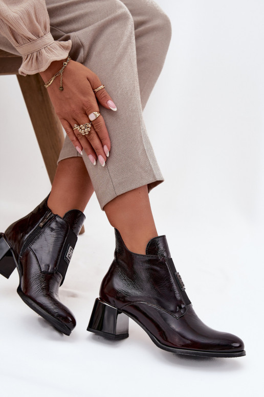 Kožené s lakovým efektom Čižmy Zapnuté Klocku S Ornatem Detalem zahriať sa Zazoo 60560 bordová