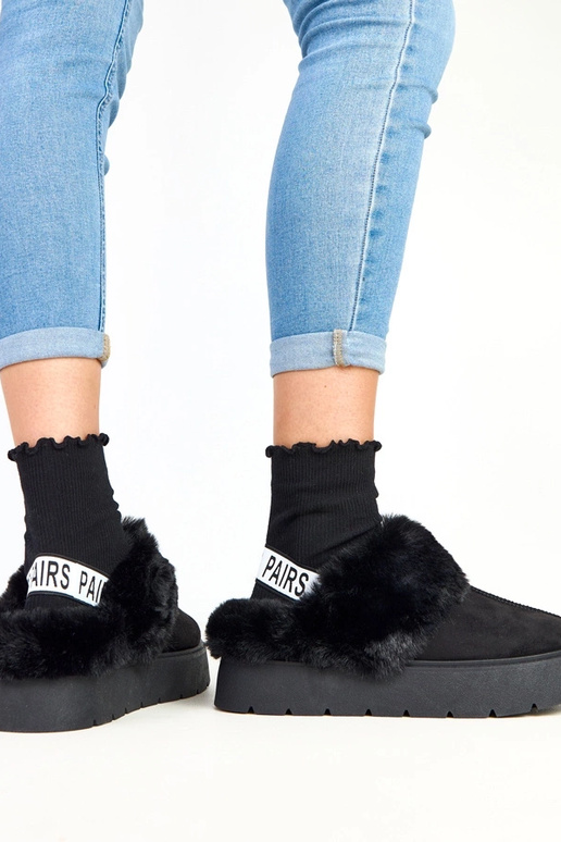 Čierne krátke snehové topánky s... Čierne krátke snehové topánky s...