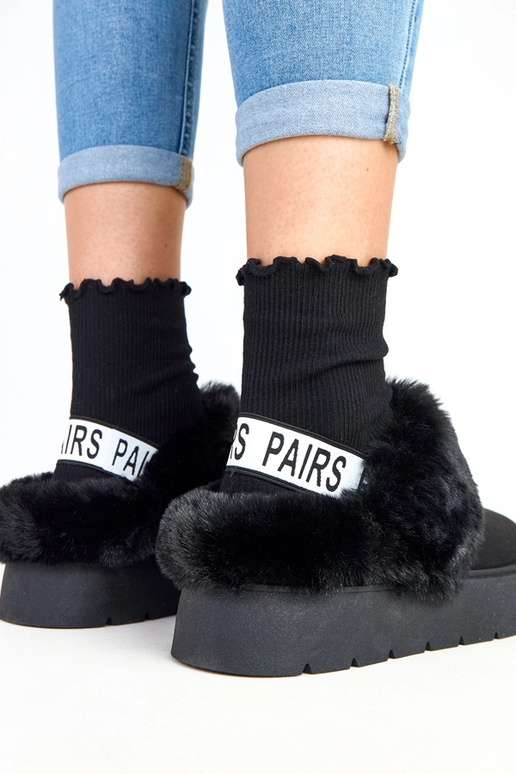 Čierne krátke snehové topánky s... Čierne krátke snehové topánky s...