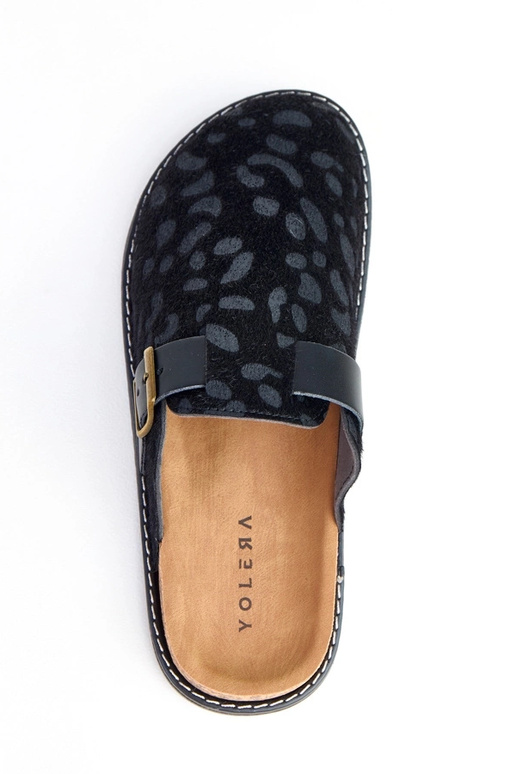 Čierne dámske papuče na korkovej...