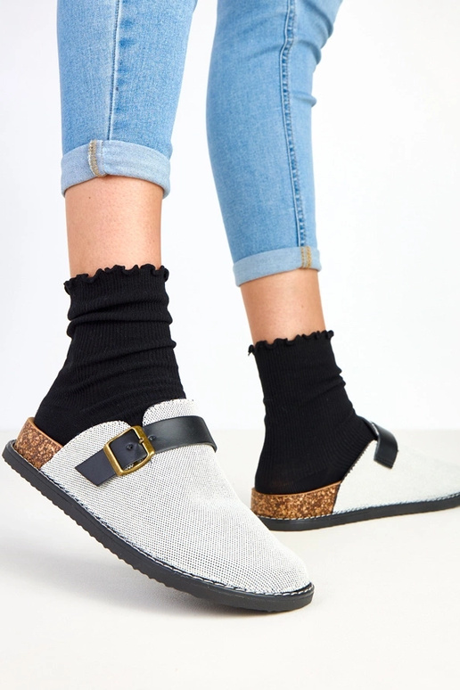 Čierne papuče na korkovej platforme...