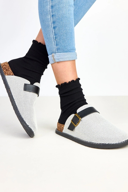 Čierne papuče na korkovej platforme...