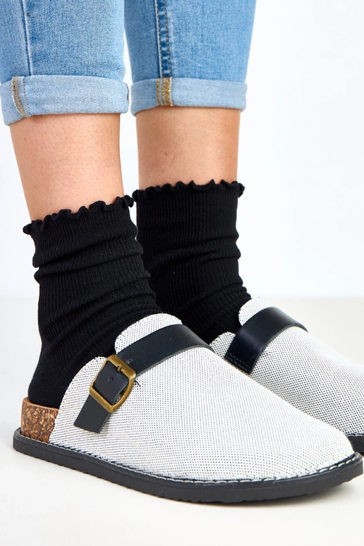 Čierne papuče na korkovej platforme...