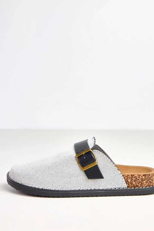 Čierne papuče na korkovej platforme...