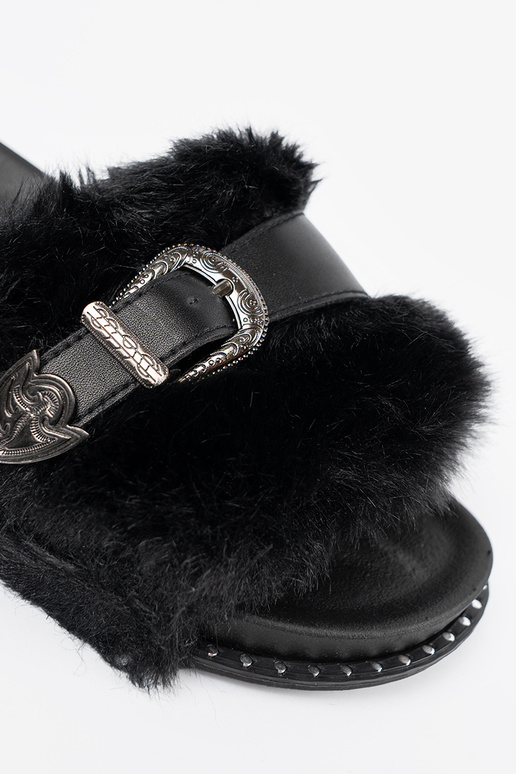 Papuče z ekofutra z dekoracyjną klamrą