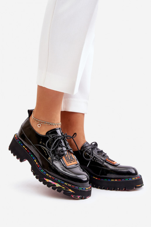 s lakovým efektom topánky Dámske so šnúrkami Artiker 55C0499 čierna