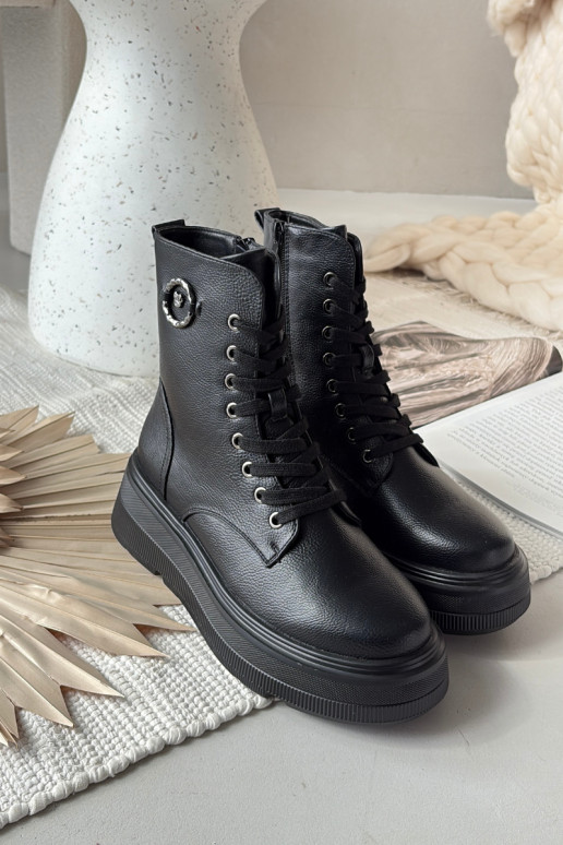 pracovné dámske členkové topánky zateplené s platformou a ozdobnými detailmi Vinceza 16513 v čiernej farbe