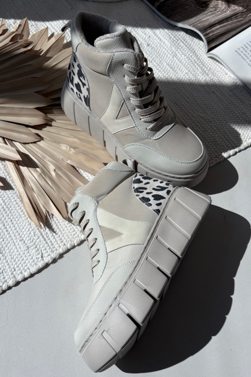 Pieskové kožené dámske teplé čižmy s platformou Vinceza 66838