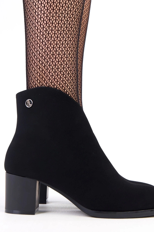 Čierne čižmy s jemným eko-koženým...