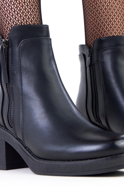 Čierne čižmy so stĺpikom a jemnou...