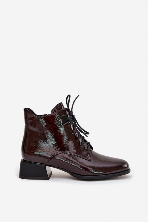 Kožené s lakovým efektom Dámske čižmy Zapnuté Klocku Artiker 57C1119 bordová Kožené s lakovým efektom Dámske čižmy Zapnuté Klocku Artiker 57C1119 bordová