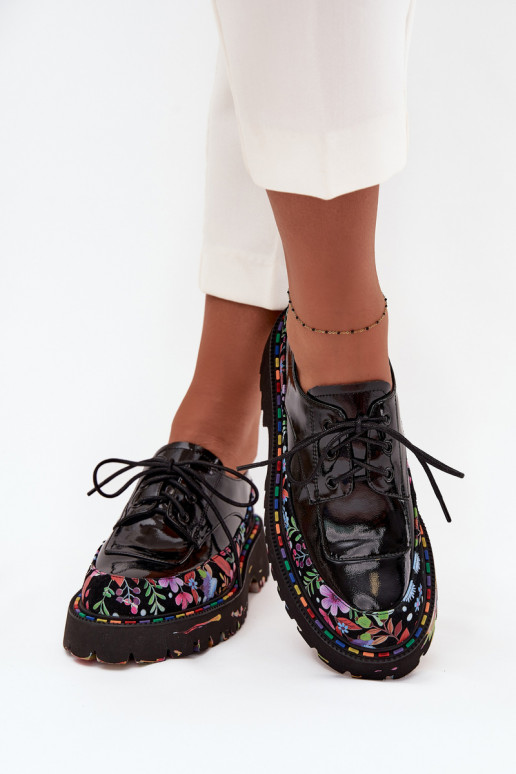 s lakovým efektom topánkyZapnutéturalnej Skóry so vzormi Artiker 57C0174 čierna