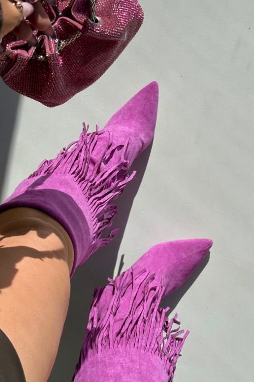 Dámske vysoké čižmy s tenkými opätkami a strapcami vo fialovej farbe Isalune Dámske vysoké čižmy s tenkými opätkami a strapcami vo fialovej farbe Isalune