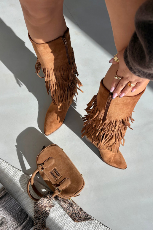 Zateplené cowboyské dlhé dámske topánky s třásňami v hnedej farbe Brivina