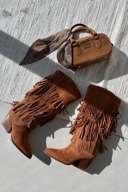 Zateplené cowboyské dlhé dámske topánky s třásňami v hnedej farbe Brivina