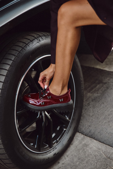 s lakovým efektom Kožené topánky DámskePrzypinkami Artiker 57C0336 bordová