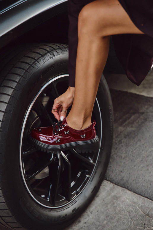 s lakovým efektom Kožené topánky DámskePrzypinkami Artiker 57C0336 bordová