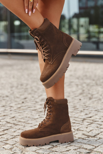 Zamskové dámske čižmy s šnúrkami Big Star SS274792 hnedé