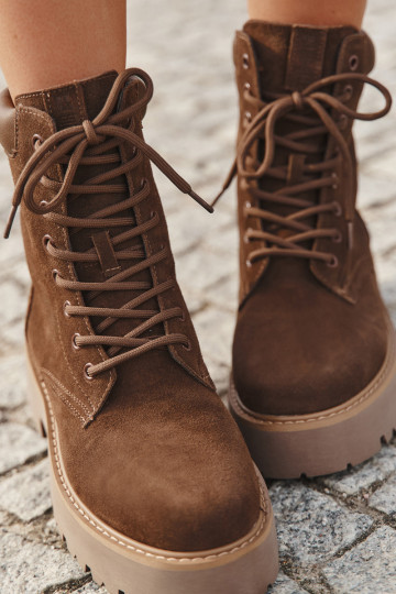 Zamskové dámske čižmy s šnúrkami Big Star SS274792 hnedé 2