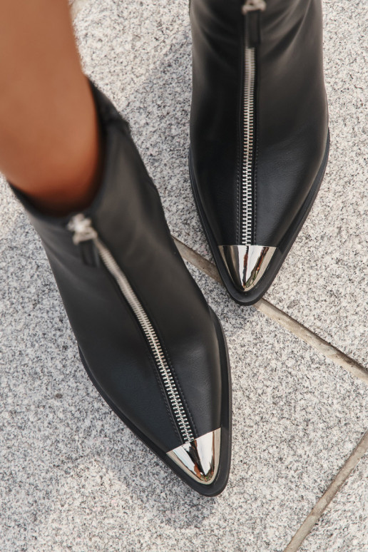 Dámske čižmy s dekoratívnymi zipsami v čiernej farbe "Niviane"