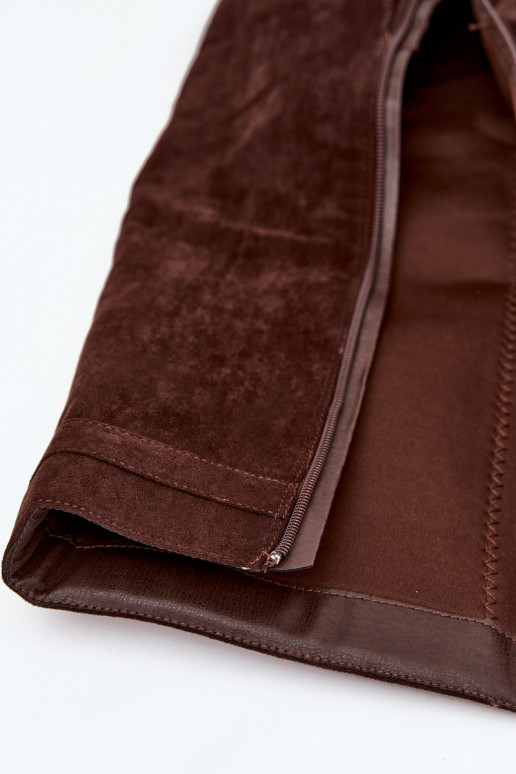 Módne dlhé čižmy na platforme s remienkami a striebornými detailmi čokoládovej farby Korivelle