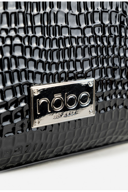 s lakovým efektom KabelkaTłoczonym Vzor NOBO BAG6150-M20 čierna