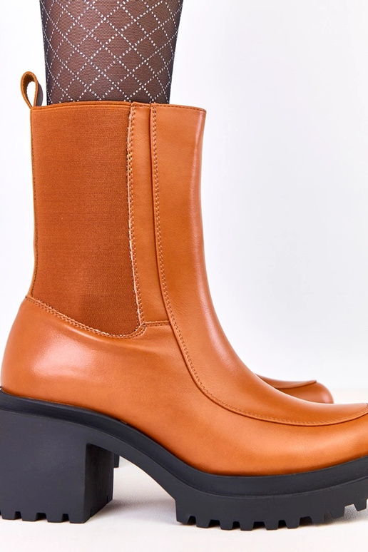 Hnedé kotníkové čižmy na podpätku s...