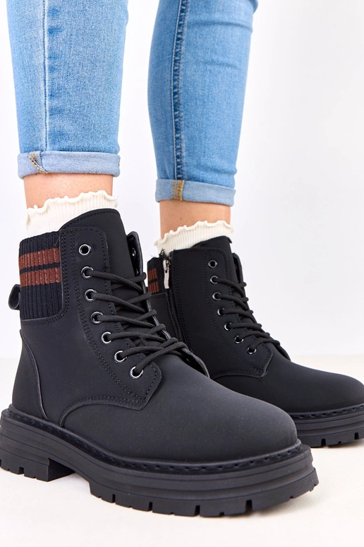 Čierne teplé traperky z matnej umelej...