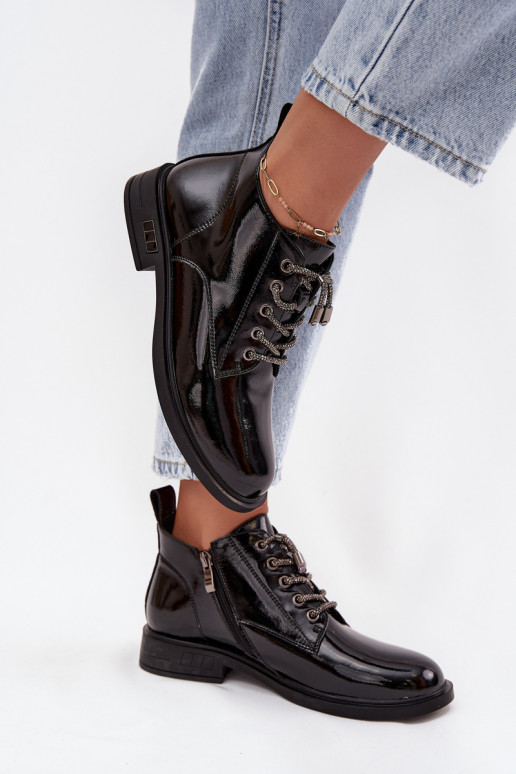 Kožené s lakovým efektom Dámske čižmy S Ornatem Šnurovaniem D&A MR52-124 čierna