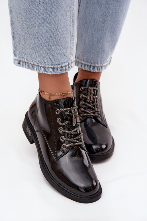 Kožené s lakovým efektom Dámske čižmy S Ornatem Šnurovaniem D&A MR52-124 čierna