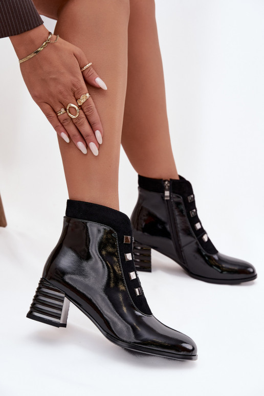 Kožené s lakovým efektom Dámske čižmy D&A MR52-144 čierna