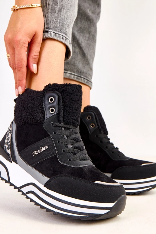 Čierne vysoké teplé športové topánky...