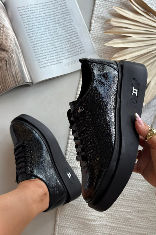 Lakovane prírodné kožené dámske poltopánky s platformou Artiker 57C2041, čierne