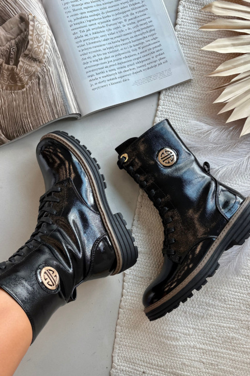 lakované pracovné dámske členkové topánky s detailmi zlaté farby zateplené čiernej farby Dorialine